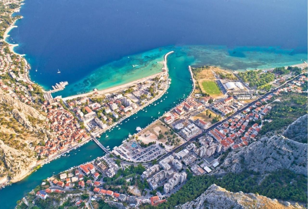 Sandy Beach Apartment Omiš Eksteriør billede