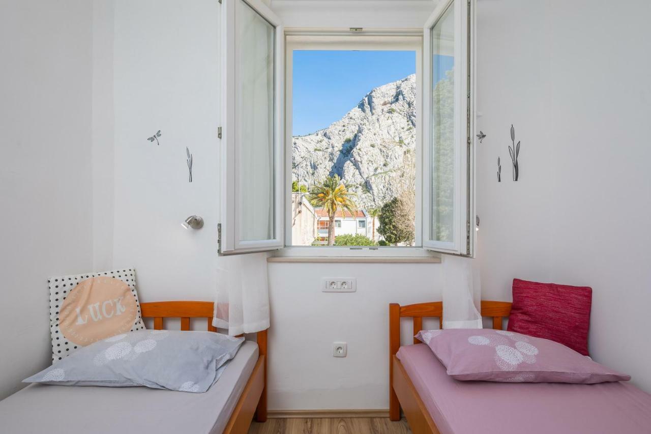 Sandy Beach Apartment Omiš Eksteriør billede