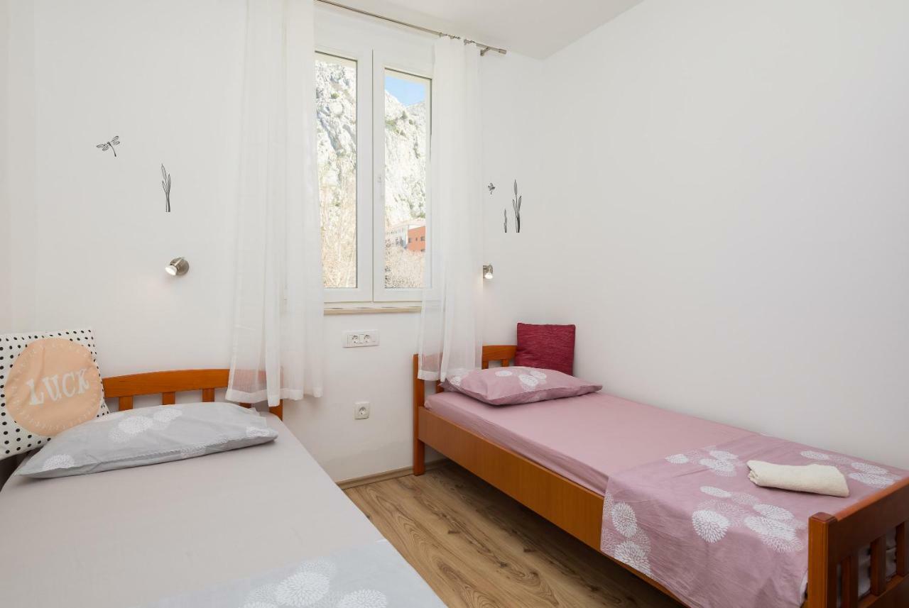 Sandy Beach Apartment Omiš Eksteriør billede